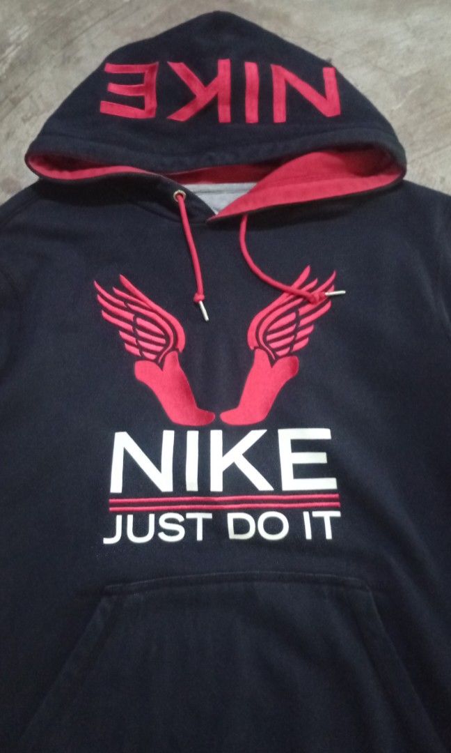 Nike Embroidery shoe Logo Script (Category: Coats, Jackets and Outerwear) located in Manila. Submitted by mojonarchives (Listing ID 1463133563, Image 3). Description: Nike Embroidery shoe Logo Script Hoodie size: Medium Dimes: W20.5xL26.5 Sleeves: 25 Inches Location Quezon city MOP Gcash 📬 MOD Jnt Express 🚀 Delivery Every Saturday 🙏♥️.