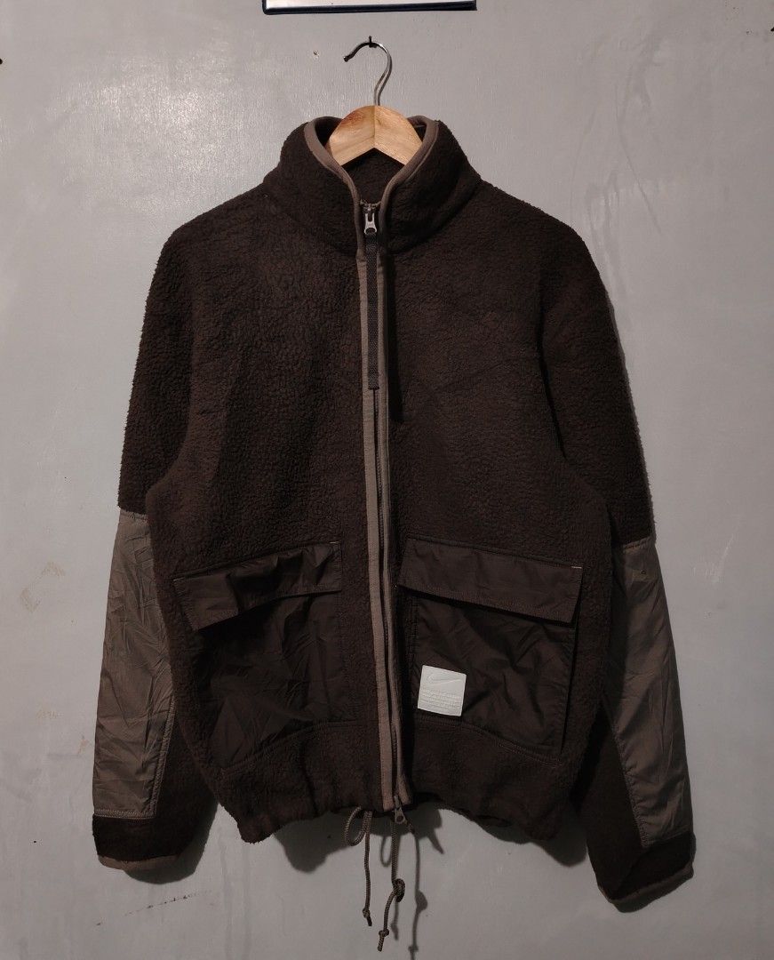 Nike Fleece Jacket (Category: Coats, Jackets and Outerwear) located in Bocaue. Submitted by adrianberi35876 (Listing ID 1463308194, Image 2). Description: Nike Width:22.5 Length:26.9 Exellent - Like New Condition No issue 📩 📩 📩 📍 Bocaue,Bulacan.