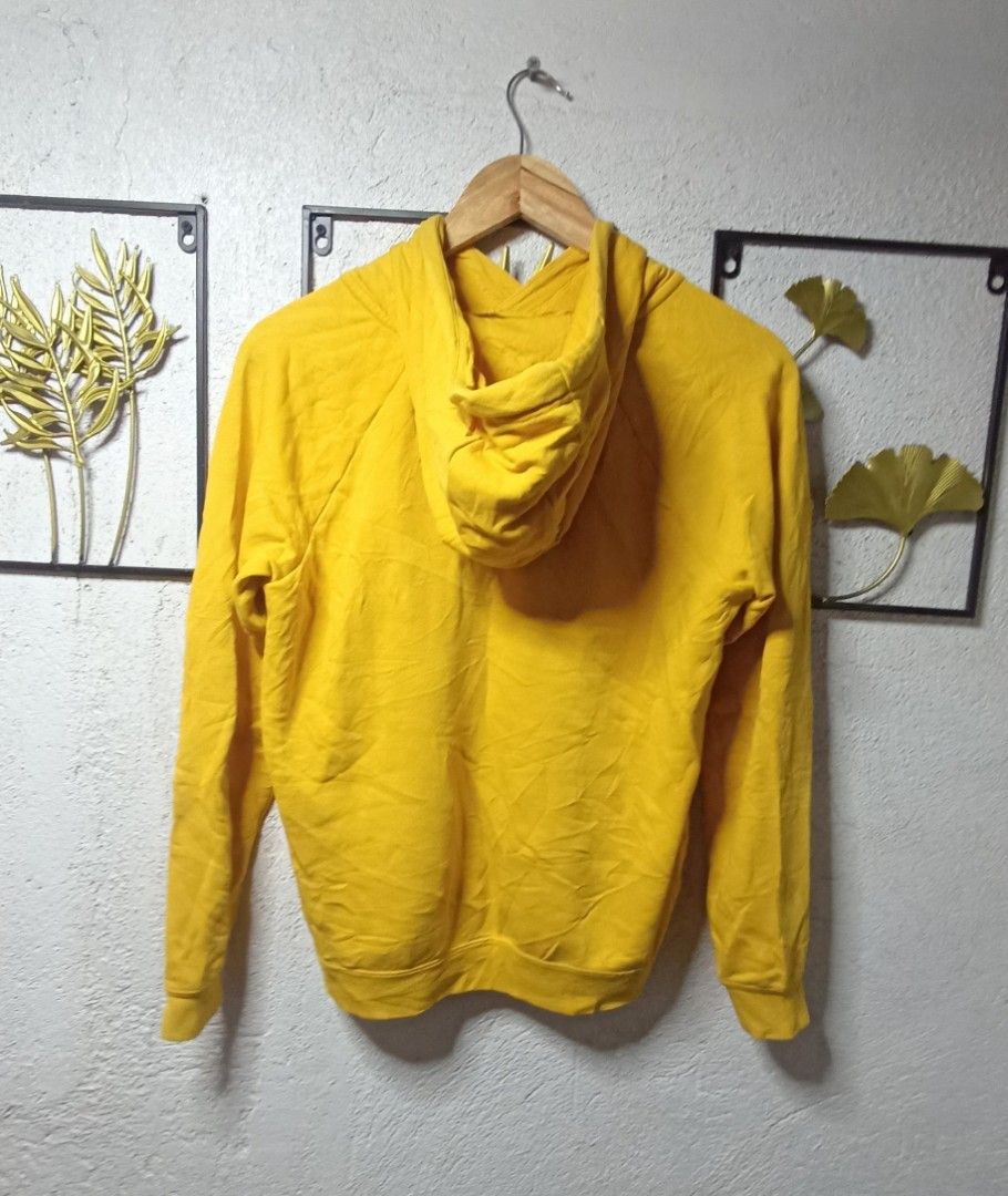 Nike Hoodie (Category: Coats, Jackets and Outerwear) located in Kawit. Submitted by deidzdzn (Listing ID 1463177964, Image 3). Description: - Yellow Nike hoodie - Tagged Size S, fits like a Women's Medium - Measurements: Width 21 inches, Length 24 inches.