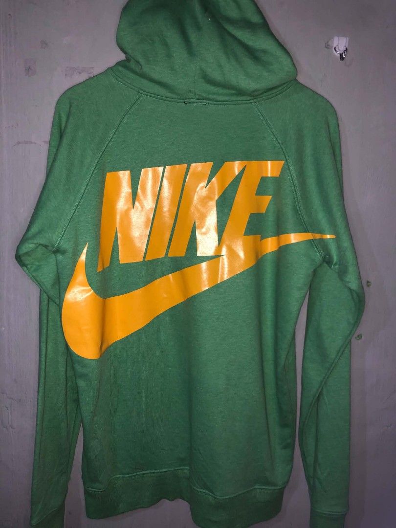 NIKE HOODIE GREEN 💚🍏 (Category: Hoodies) located in Caloocan City. Submitted by so-slow (Listing ID 1463276797, Image 2). Description: SAMEDAY NATION WIDE🫶🏾🛒📩.