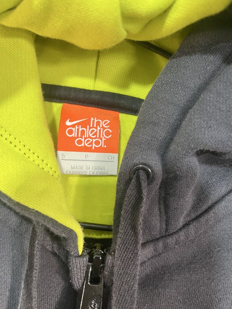 nike kid size (Category: Coats, Jackets and Outerwear) located in Caloocan City. Submitted by purehorse_a5a242 (Listing ID 1463136977, Image 2). Description: .