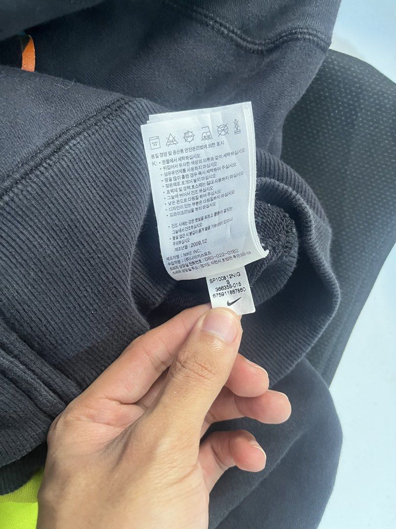 nike kid size (Category: Coats, Jackets and Outerwear) located in Caloocan City. Submitted by purehorse_a5a242 (Listing ID 1463136977, Image 3). Description: .