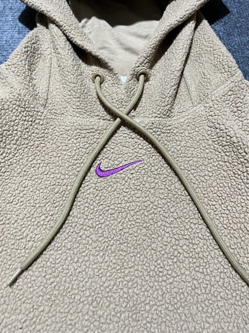nike mid swoosh plush pullover hoodie (Category: Hoodies) located in Naga. Submitted by kots_rojan (Listing ID 1463261614, Image 2). Description: nike mid swoosh plush pullover hoodie size L 25*26.5 boxy excellent condition no issue complete tags colorr rate 10/10.