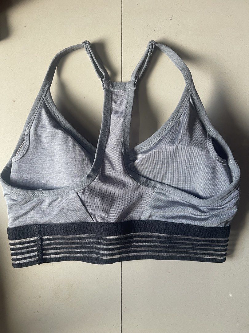 Nike padded sportswear bb02 S (Category: Activewear) located in Baguio. Submitted by affordaprice_2600baguio (Listing ID 1463159916, Image 3). Description: .