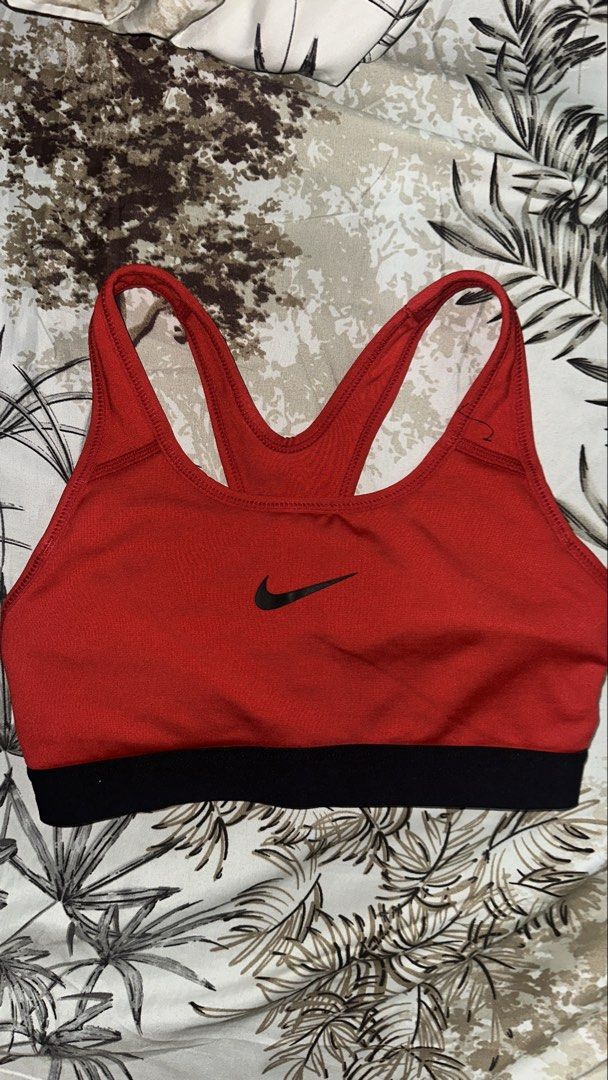 Nike Pro Sports Bra (Category: Activewear) located in Taguig. Submitted by nekx3 (Listing ID 1463227079, Image 1). Description: Nike Pro Sports bra Can fit XS-S frames, Cup A size with foam.