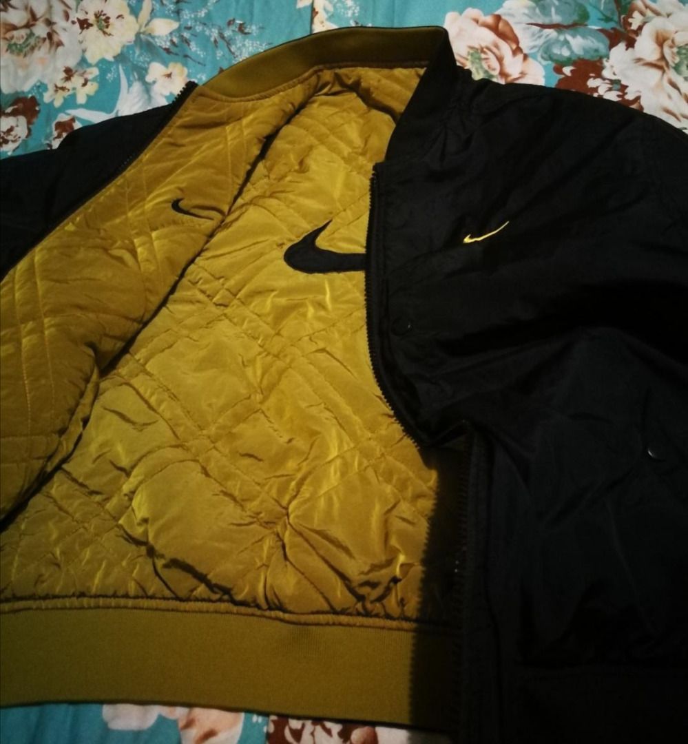 Nike Reversible Jacket (Category: Coats, Jackets and Outerwear) located in Caloocan City. Submitted by madcao (Listing ID 1463135538, Image 2). Description: .
