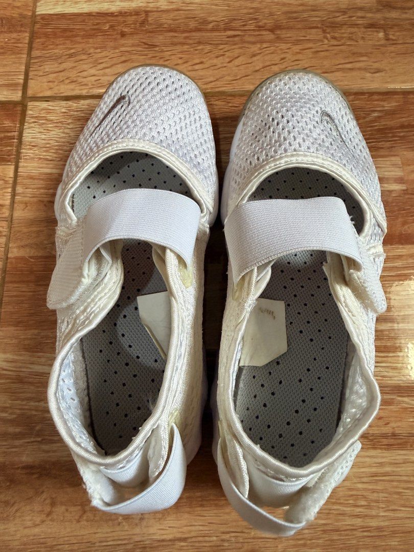Nike Rift (Category: Sneakers) located in Cagayan de Oro. Submitted by gfscm (Listing ID 1463182010, Image 3). Description: - White Nike NON tabi - Breathable mesh material - Easy velcro strap for quick on and off - Ideal for kids or grown ups - Soles have minor wear but plenty of life remaining - Perfect for playtime and walking Euro 36 23cm not tabi.