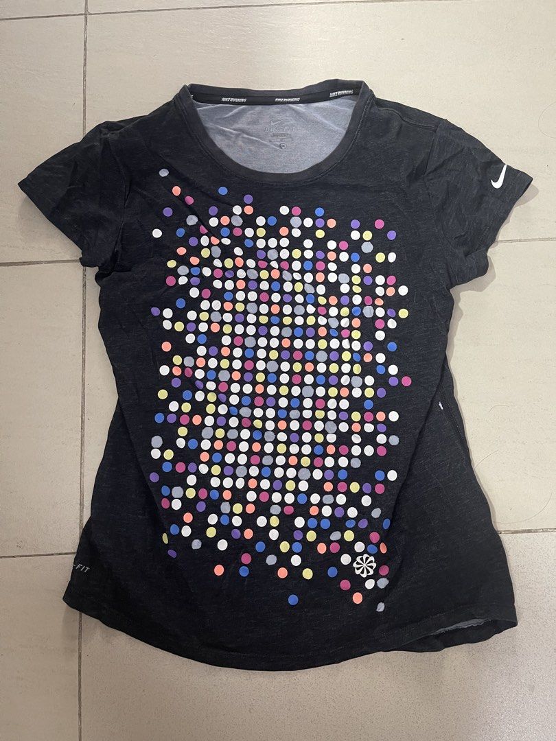 nike shirt (Category: Activewear) located in Muntinlupa City. Submitted by mcdyn (Listing ID 1463265712, Image 1). Description: .