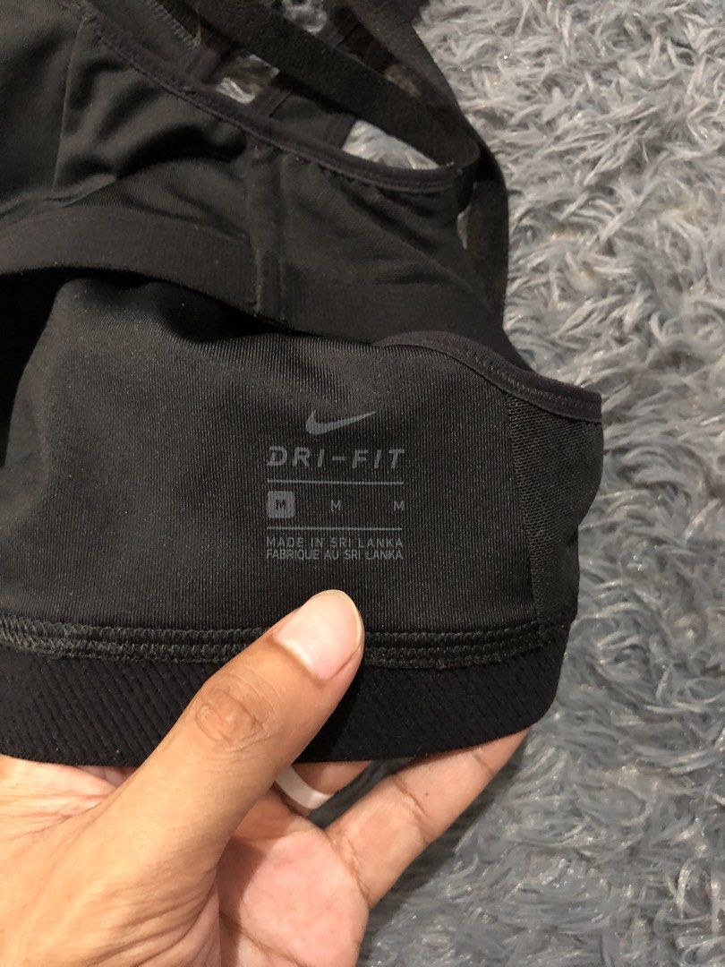 Nike Sports Bra (Category: Activewear) located in Manila. Submitted by raremountain00 (Listing ID 1463285046, Image 3). Description: Authentic Excellent condition No issue.