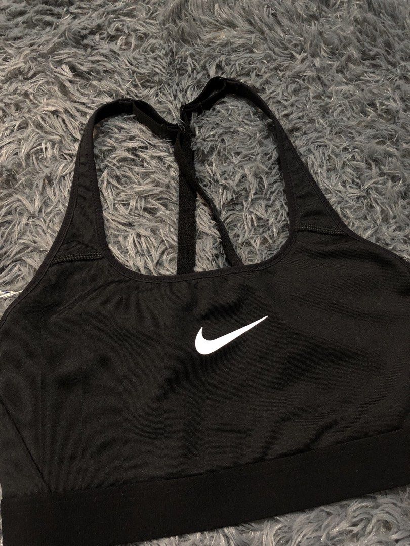 Nike Sports Bra (Category: Activewear) located in Manila. Submitted by raremountain00 (Listing ID 1463285046, Image 2). Description: Authentic Excellent condition No issue.