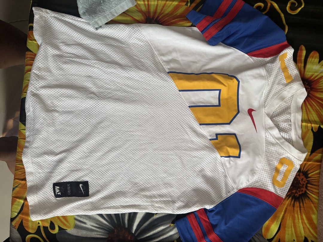 Nike t shirt (Category: Tshirts & Polo Shirts ) located in Manila. Submitted by suzuyaajuzoo (Listing ID 1463294814, Image 1). Description: Condition pa po di na nagagamit. Nagbabawas na po ng damit madami na masyado. Size Medium to large Walang akong panukat kaya wag na po magtanong ng dimension. 350 + shipping .
