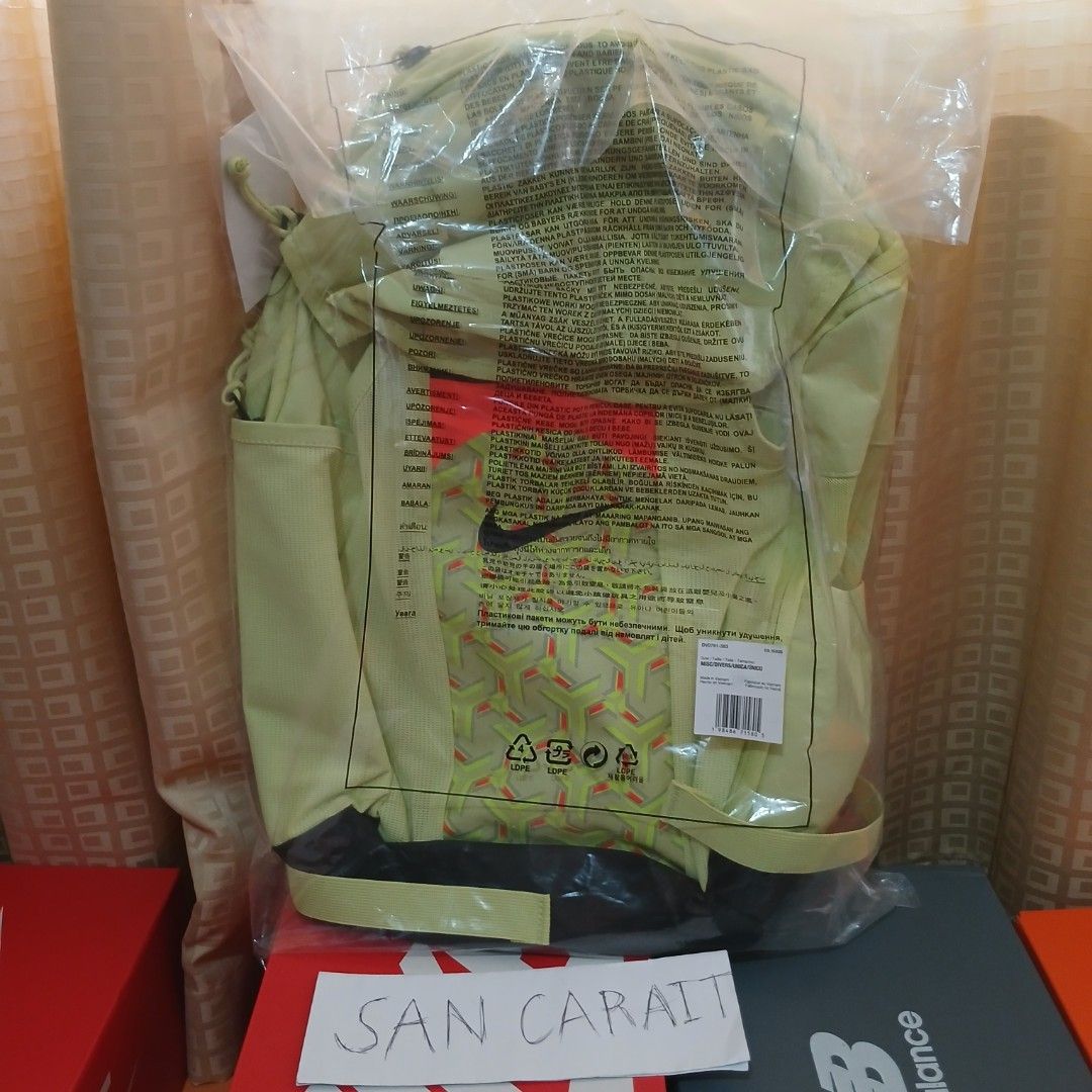 Nike Team Academy Backpack 30L (Category: Backpacks) located in Santa Rosa. Submitted by soletag (Listing ID 1463208328, Image 1). Description: Nike Team Academy Backpack 30L Brandnew Legit 900 only Dm me.