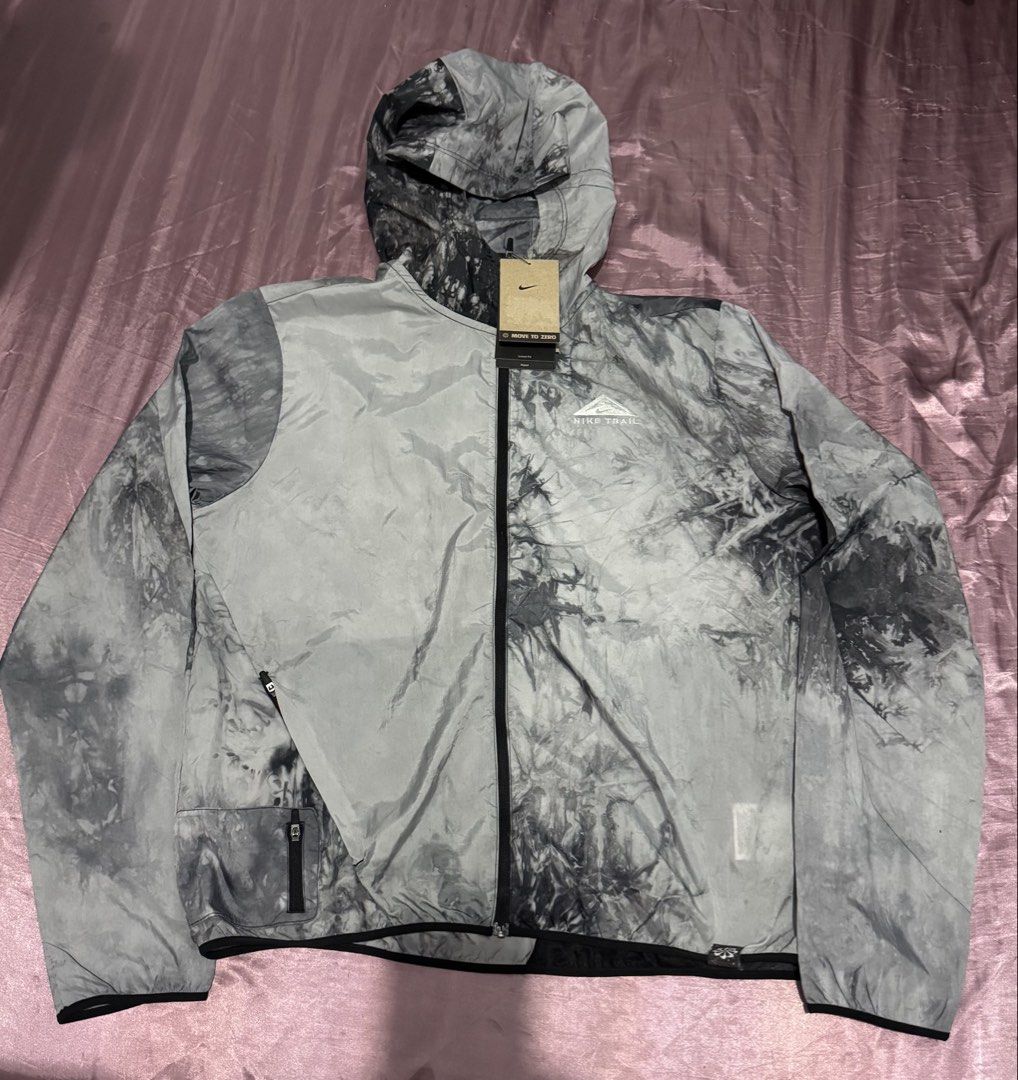 Nike Trail Jacket (Category: Coats, Jackets and Outerwear) located in Manila. Submitted by joshuakala51440 (Listing ID 1463164258, Image 1). Description: For Sale Nike Repel Trail-Running Jacket Price: 2200 -original and brand-new with tag (chineck lang fitting) -loose fit -Size: Women’s medium (can fit men’s small-medium) RFS: wrong size Loc: Pembo, BGC, Market Market,SM Aura or shipping.