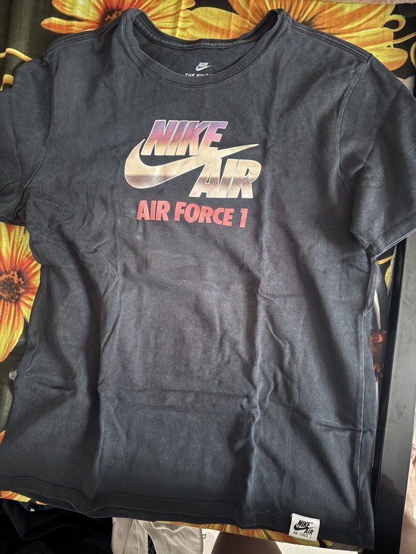 Nike tshirt (Category: Tshirts & Polo Shirts ) located in Manila. Submitted by congratszzzzzzzz (Listing ID 1463296362, Image 1). Description: Condition pa po di na nagagamit. Nagbabawas na po ng damit madami na masyado. Size large to XL Walang akong panukat kaya wag na magtanong po kung anong dimension. 350 + shipping .