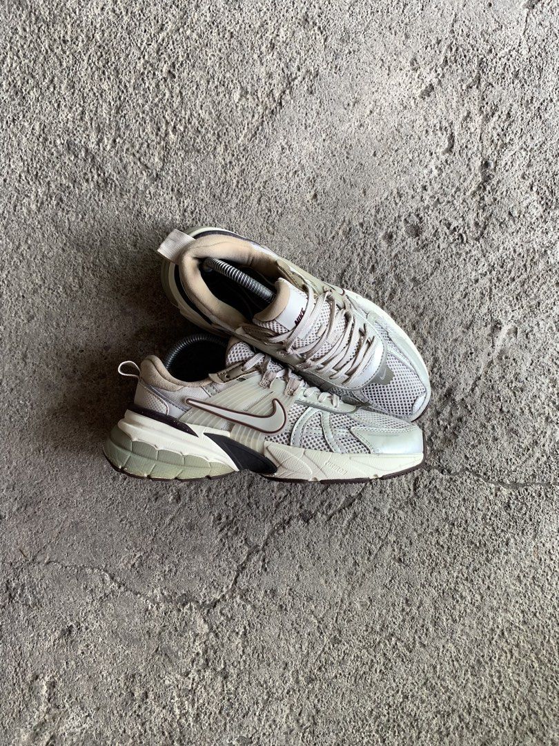Nike V2k (Category: Sneakers) located in Davao. Submitted by posasprinc42208 (Listing ID 1463153405, Image 1). Description: Nike V2K Size: 8 US W | 39 EU | 25 CM Good Condition Location: Toril, Davao City Price: 850+sf.