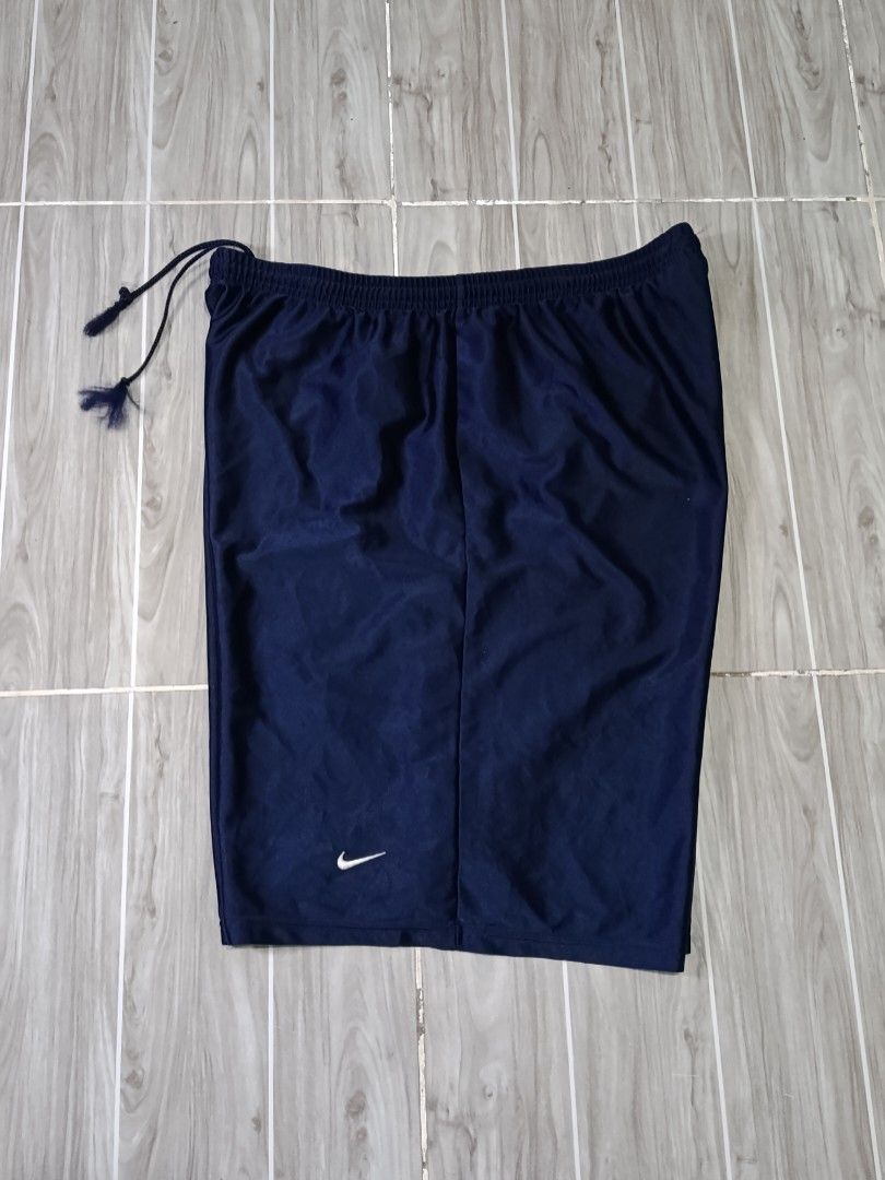 NIKE VINTAGE SHORT (freeshipping) (Category: Shorts) located in Quezon City. Submitted by gyl-stop (Listing ID 1463280416, Image 2). Description: free shipping 32-38 x 21 excellent condi cr: 9.8/10 issue: none.