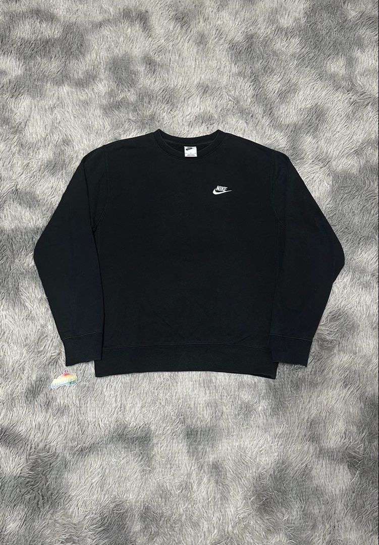 N*ke crewneck (Category: Coats, Jackets and Outerwear) located in Manila. Submitted by paulovenegaskalakal2020 (Listing ID 1463147559, Image 1). Description: For sale! Kalakal N*ke crewneck Embroidered Medium- 22 width x 26 length inches Sleeves- 24 inches Minimal stain & loose stitch Color rate- 8.9/10 Sign of usage Good MINE 1,295 +sf.