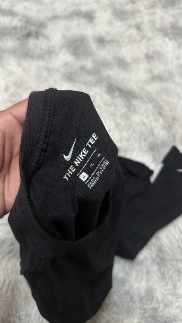 N*ke longsleeve tee (Category: Tshirts & Polo Shirts ) located in Manila. Submitted by paulovenegaskalakal2020 (Listing ID 1463146593, Image 3). Description: For sale! Kalakal N*ke longsleeve tee XLarge- 20.5 width x 29.5 length inches Sleeves- 26 inches Good as new Crispy MINE 1,480 +sf.