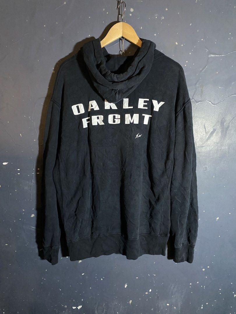 Oakley Fragment Hoodie (Category: Coats, Jackets and Outerwear) located in Davao. Submitted by msthrifted (Listing ID 1463319292, Image 2). Description: Size Xl No flaws.