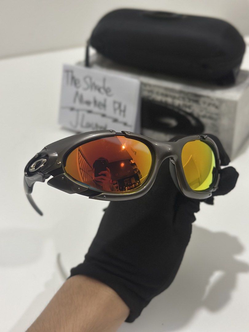 Oakley Plate Sunglasses Plated Frame (Category: Sunglasses & Eyewear) located in San Pablo. Submitted by justinlaurel (Listing ID 1463124010, Image 3). Description: Brand new Oakley Plate with plated frame, polarized polycarbonate lens. Complete inclusions. Available for meetup in Lipa City and San Pablo City depending on schedule. Shipping available nationwide via J&T and LBC. Lalamove available for nearby areas. Message me for availability and 