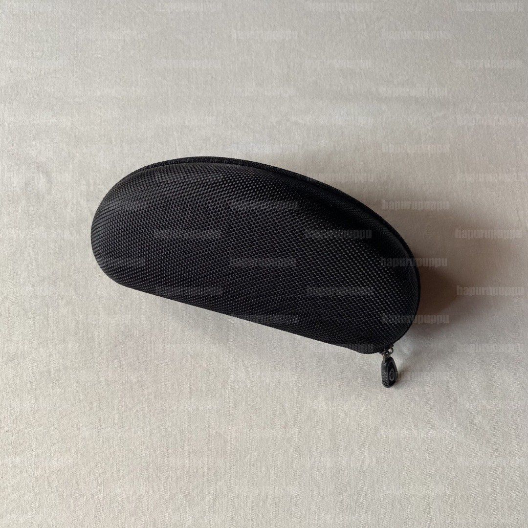 Oakley Soft Vault Sunglass Case (Category: Sunglasses & Eyewear) located in Subic. Submitted by hapurupuppu (Listing ID 1463163803, Image 2). Description: 🛒 ITEM DETAILS • authentic • unused • no box, what you see is what you get ❗️IMPORTANT REMINDERS • first to pay gets the item. no cod/cop. • seller will not be liable for any issues once item is shipped. • buyer pays for the shipping fee. • all items are available as long as it is posted. • di