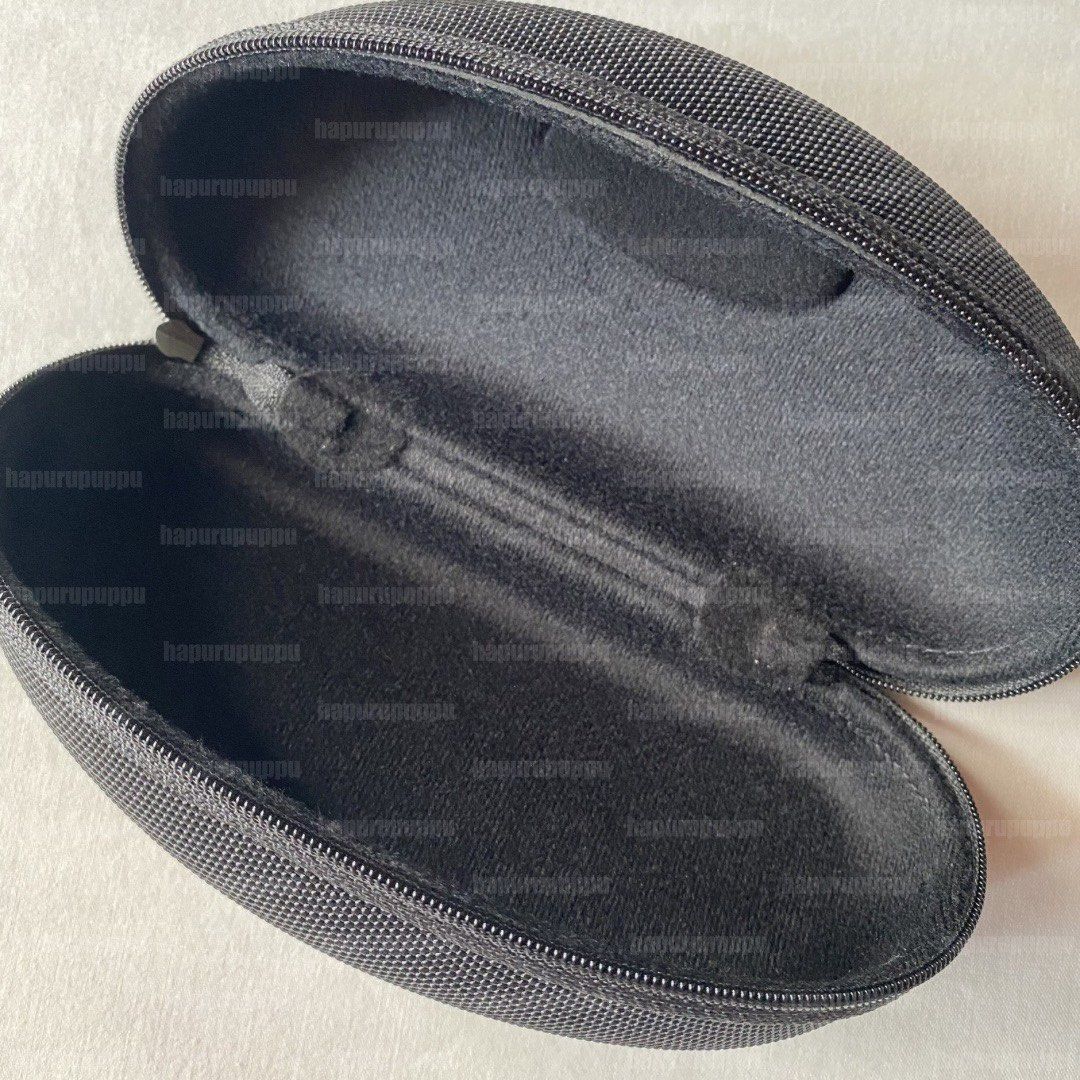 Oakley Soft Vault Sunglass Case (Category: Sunglasses & Eyewear) located in Subic. Submitted by hapurupuppu (Listing ID 1463163803, Image 3). Description: 🛒 ITEM DETAILS • authentic • unused • no box, what you see is what you get ❗️IMPORTANT REMINDERS • first to pay gets the item. no cod/cop. • seller will not be liable for any issues once item is shipped. • buyer pays for the shipping fee. • all items are available as long as it is posted. • di