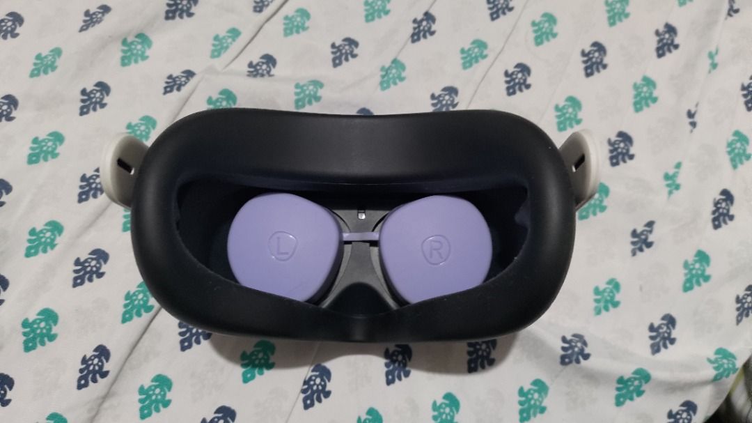 Oculus Quest 2 VR Headset with Controllers and Accessories (Category: Others) located in Marikina City. Submitted by killerjinx04 (Listing ID 1463128948, Image 3). Description: - Oculus Quest 2 VR headset - Includes controllers - Comes with a VR mask accessory - All packed in the original box - Ready for your virtual adventures! For sale only quest 2 128gb complete accessories. Pwede meet up, pwede shipping, pero mas prefer na sa bahay mismo para