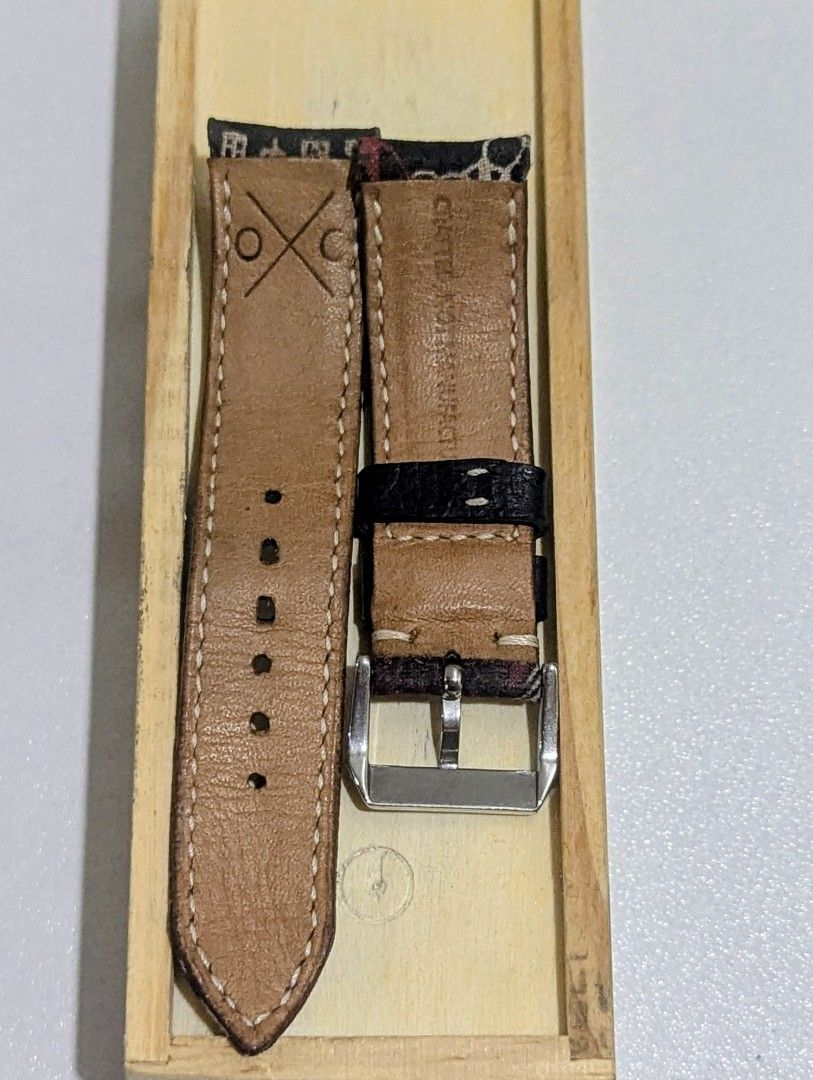 Oeuvre Custom Japanese Canvas strap 20mm (Category: Men's Watches) located in Manila. Submitted by lemmor12 (Listing ID 1463286142, Image 2). Description: Custom japanese canvas straps 20mm Can accomodate seiko fat spring bars 20mm 3rd and 4th pictures shown on my fitted on my SBDX017 Dm if interested.