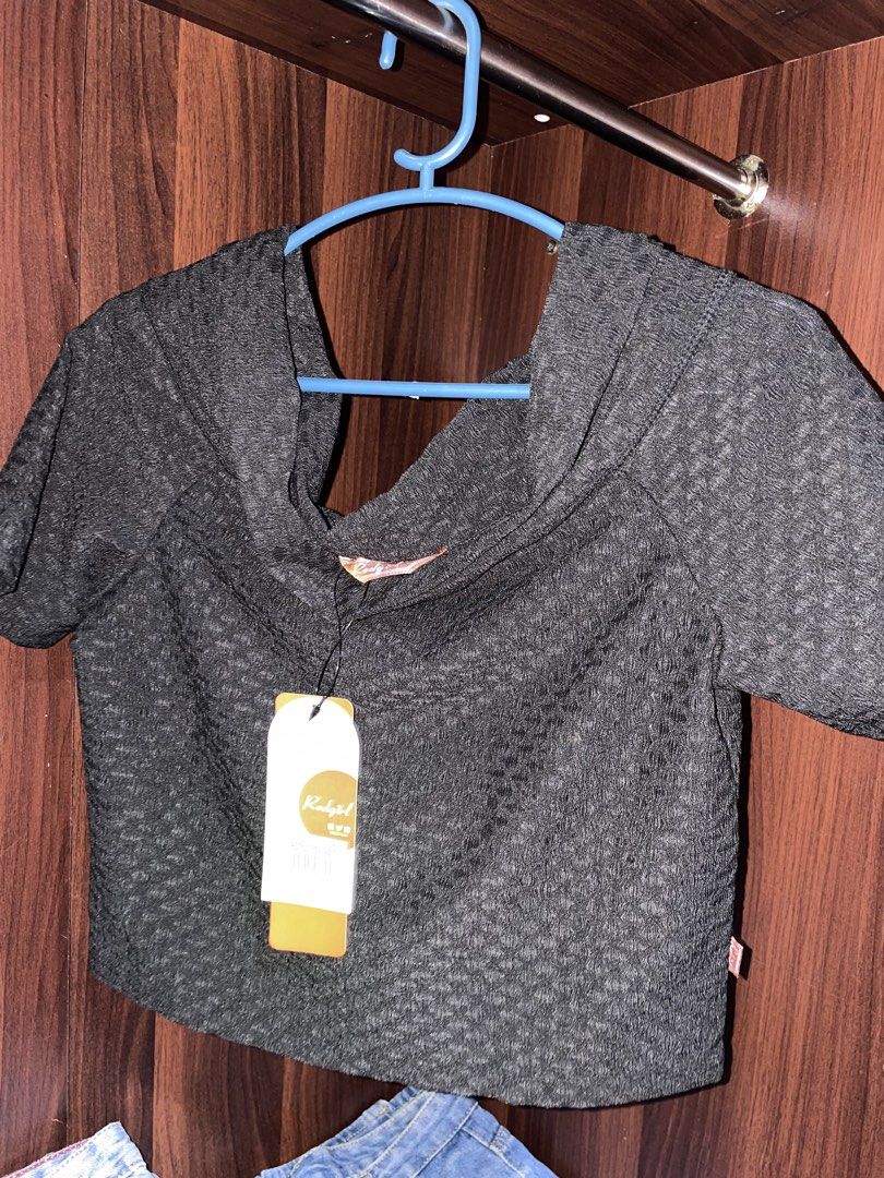 Off shoulder (Category: Others Tops) located in Dagupan City. Submitted by wildbear-8415e8 (Listing ID 1463162157, Image 2). Description: .