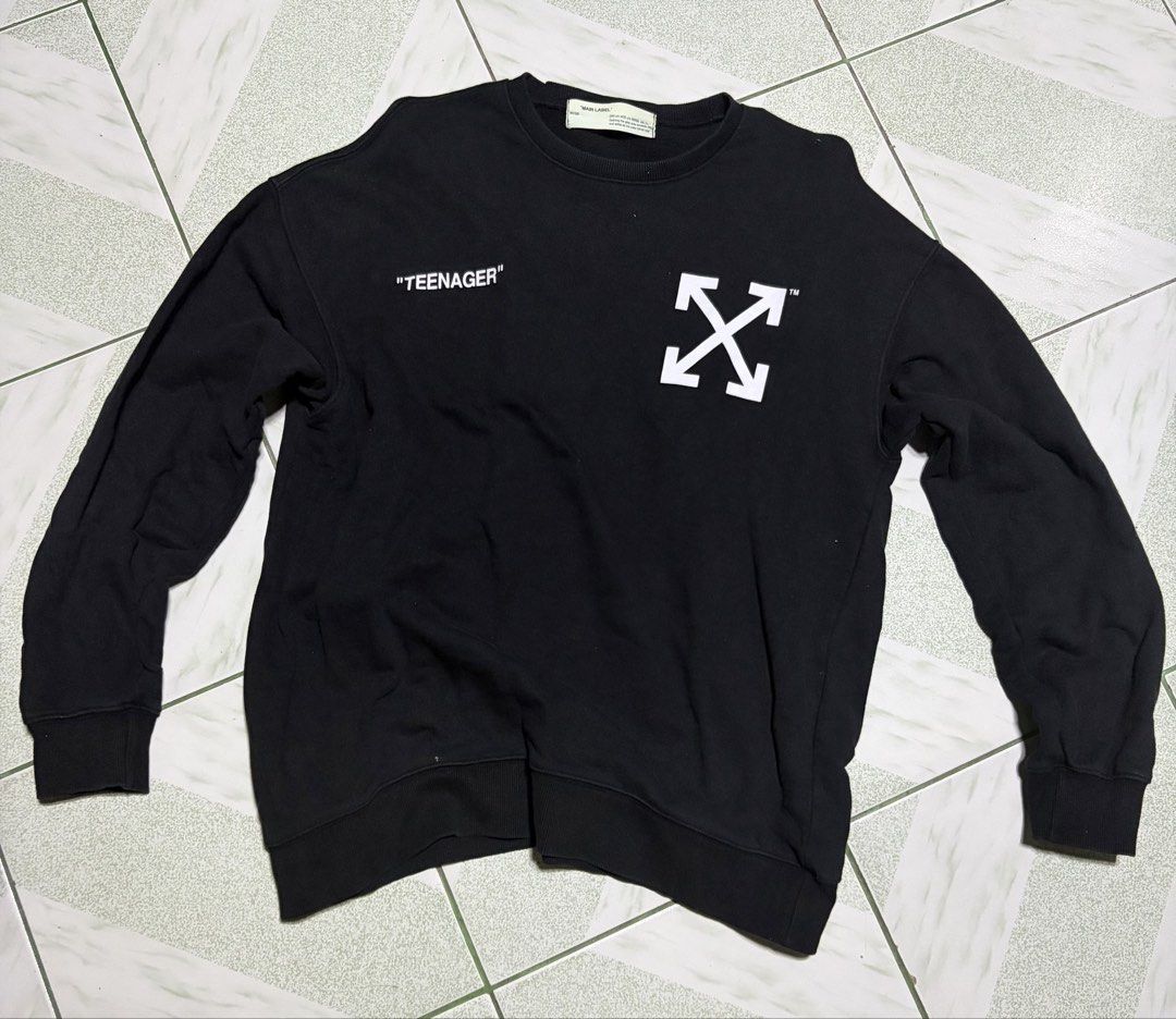 Off white simpson Vintage sweatshirt (Category: Hoodies) located in San Isidro. Submitted by epictiger_e56216 (Listing ID 1463256614, Image 2). Description: Like new condition No crack print 10/10 color rate 📍Magalang pampanga.