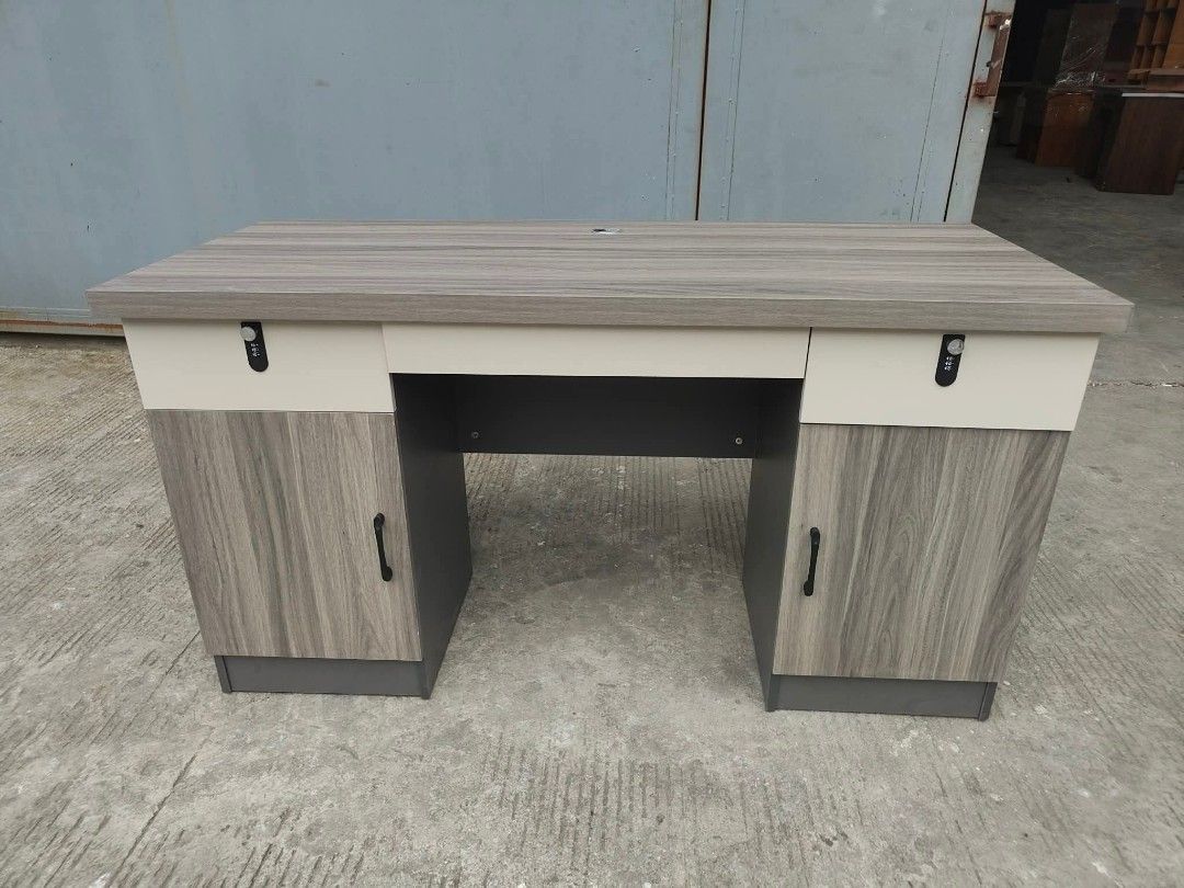 Office table Size 120x60x75cm (Category: Tables & Sets) located in Manila. Submitted by dolorchris69891 (Listing ID 1463125198, Image 2). Description: Office table Size 120x60x75cm Price 5750.