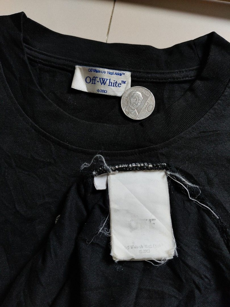 Offwhite Double moon Arrow (Category: Activewear) located in Ilagan. Submitted by goodsanddeals-a73c28 (Listing ID 1463166930, Image 3). Description: Excellent condition Width : 23 length : 29 Fit to Large / XL Message me for more details 📩.