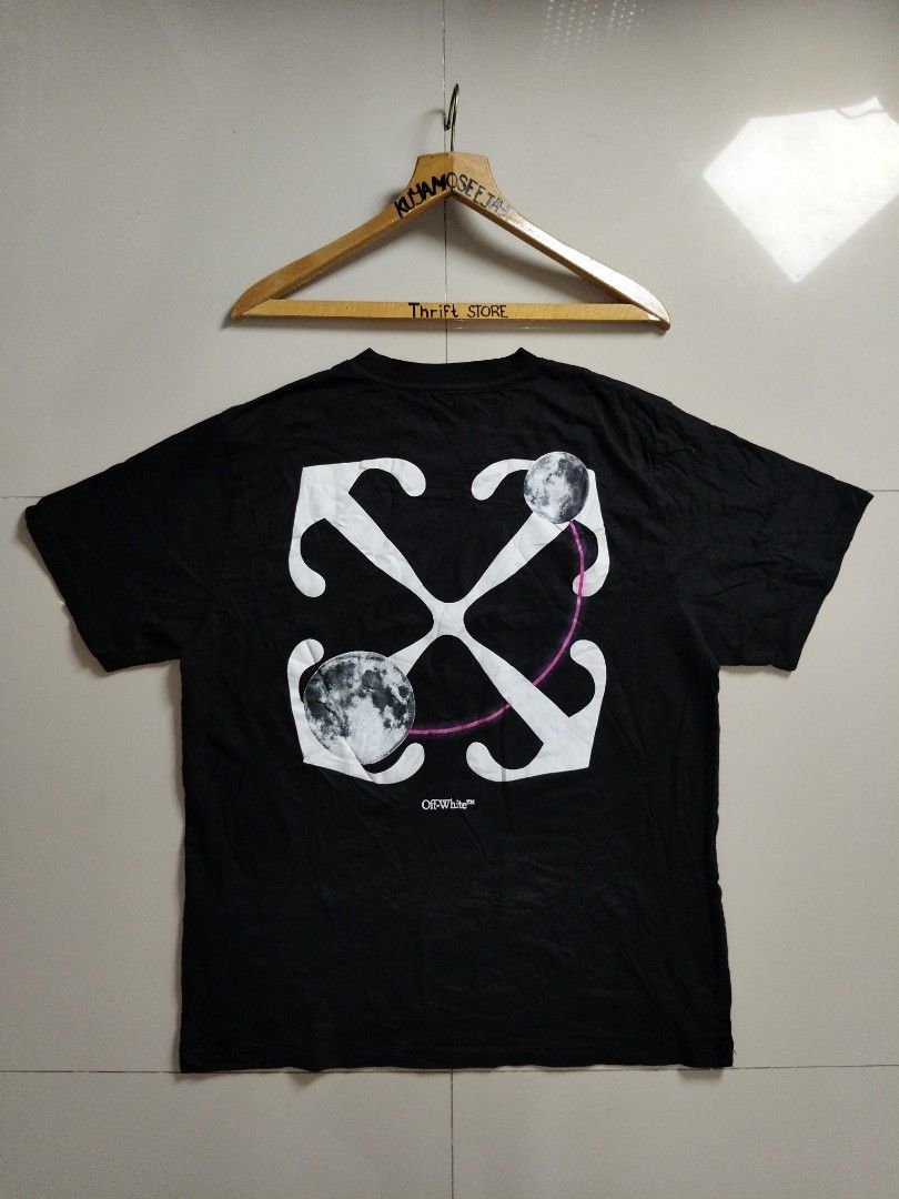 Offwhite Double moon Arrow (Category: Activewear) located in Ilagan. Submitted by goodsanddeals-a73c28 (Listing ID 1463166930, Image 2). Description: Excellent condition Width : 23 length : 29 Fit to Large / XL Message me for more details 📩.