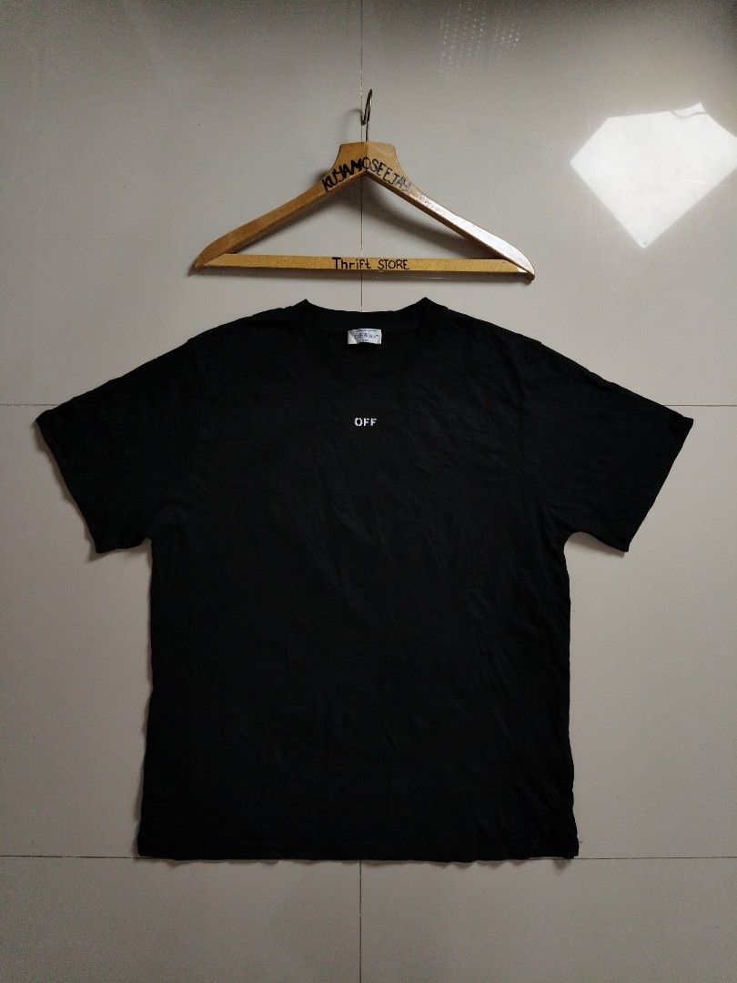Offwhite Double moon Arrow (Category: Activewear) located in Ilagan. Submitted by goodsanddeals-a73c28 (Listing ID 1463166930, Image 1). Description: Excellent condition Width : 23 length : 29 Fit to Large / XL Message me for more details 📩.