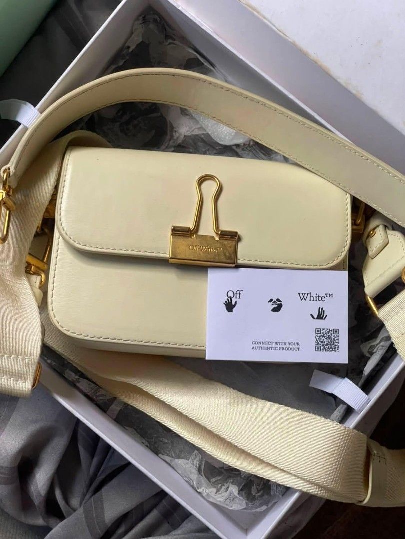 Off-White Yellow Binder Clip Shoulder Bag (Category: Shoulder Bags) located in Manila. Submitted by jdenzel1110 (Listing ID 1463147230, Image 1). Description: - Yellow Off-White shoulder bag - Iconic binder clip closure - Comes with original box and authenticity card - Adjustable strap - Versatile for everyday use or nights out The condition is good pm me for more info and better negotiation educate me about pricing if mine is overpriced if you t