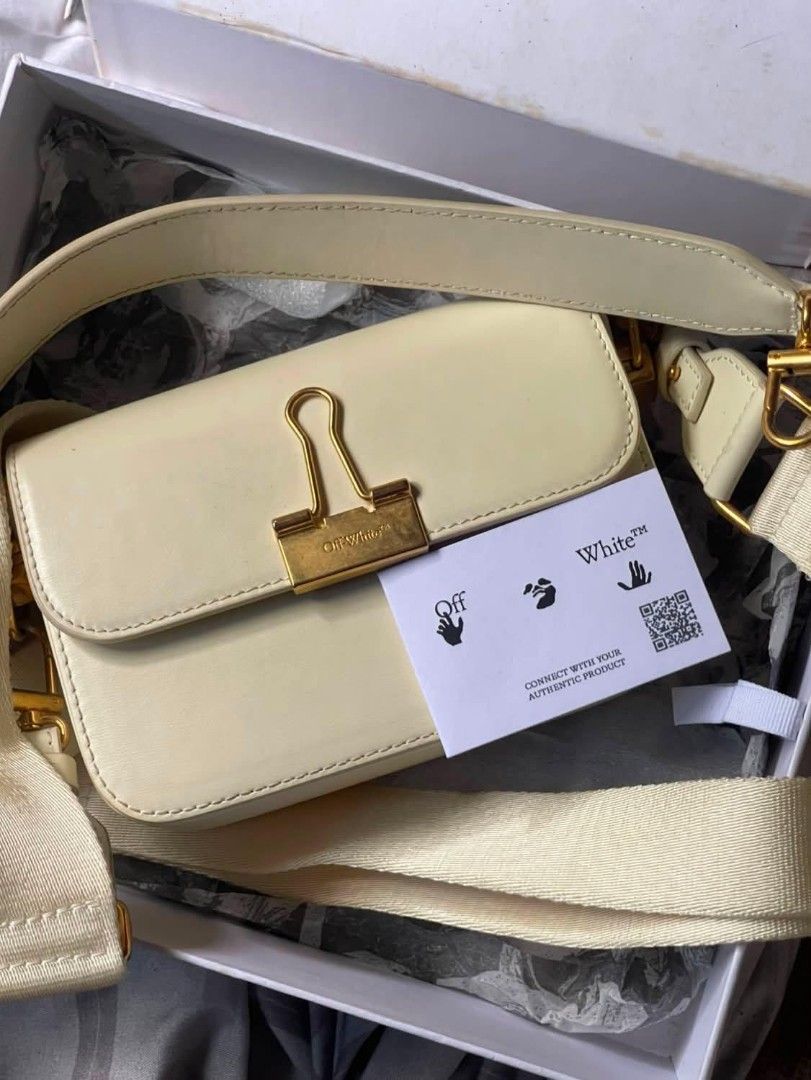 Off-White Yellow Binder Clip Shoulder Bag (Category: Shoulder Bags) located in Manila. Submitted by jdenzel1110 (Listing ID 1463147230, Image 2). Description: - Yellow Off-White shoulder bag - Iconic binder clip closure - Comes with original box and authenticity card - Adjustable strap - Versatile for everyday use or nights out The condition is good pm me for more info and better negotiation educate me about pricing if mine is overpriced if you t