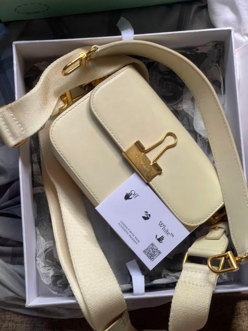 Off-White Yellow Binder Clip Shoulder Bag (Category: Shoulder Bags) located in Manila. Submitted by jdenzel1110 (Listing ID 1463147230, Image 3). Description: - Yellow Off-White shoulder bag - Iconic binder clip closure - Comes with original box and authenticity card - Adjustable strap - Versatile for everyday use or nights out The condition is good pm me for more info and better negotiation educate me about pricing if mine is overpriced if you t