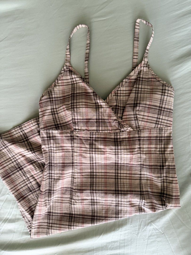 Old Navy Plaid Dress (Category: Dresses) located in Angeles City. Submitted by blythedolled (Listing ID 1463184418, Image 1). Description: .
