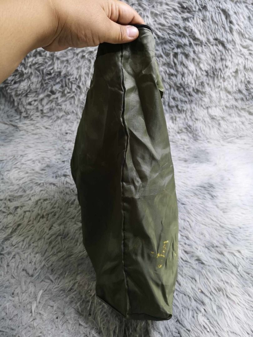 Olive green Zipper Closure Tote Bag (Category: Tote Bags) located in Santa Cruz. Submitted by jmy_surplus.2 (Listing ID 1463123025, Image 2). Description: Size ; L - 19.5 W - 15 Color ; Olive green Type ; Tote Bag Brand ; No brand Material ; Nylon Style ; Nylon Zipper Closure Durable Tote bag LR 129 JMY 3 Batch #223.