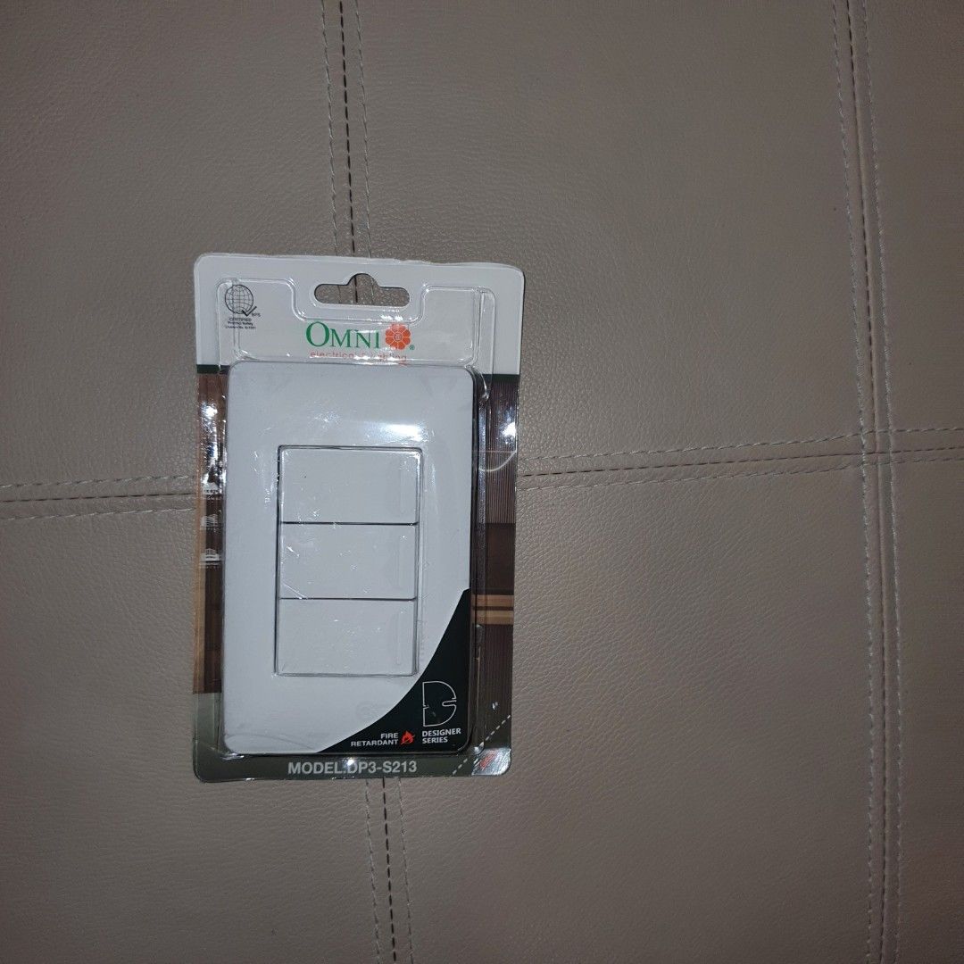 Omni switch for lights 3 switch (Category: Craft Supplies & Tools) located in Pasig City. Submitted by last_price_posted (Listing ID 1463236033, Image 1). Description: .