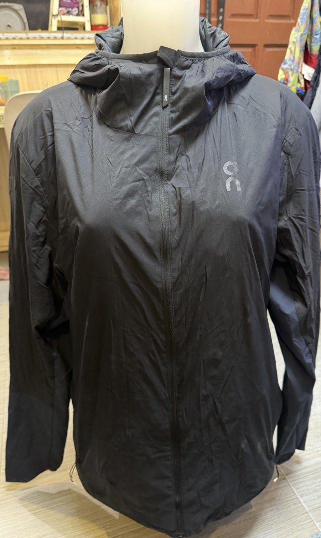 On cloud wind beaker (Category: Luxury Apparel) located in Quezon City. Submitted by 3jsprelovedshop (Listing ID 1463157129, Image 2). Description: .