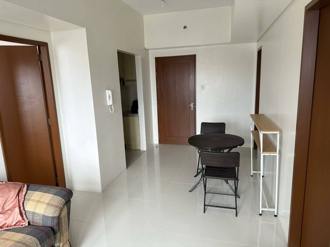 One Wilson Square 2 BR unit (Category: Apartments & Condos) located in Quezon City. Submitted by jmpgutierrez (Listing ID 1463185716, Image 2). Description: For sale: One Wilson Square 2 BR unit Greenhills, San Juan City Floor area: 68 sqm Residential Condominium unit 27th floor 2 BR Maid’s quarters Balcony Semi-furnished 1 parking slot Asking price: PHP 15,000,000 https://www.pgr.com.ph/residential-1/2026/4/8/one-wilson-square-2-br-unit — Jose M