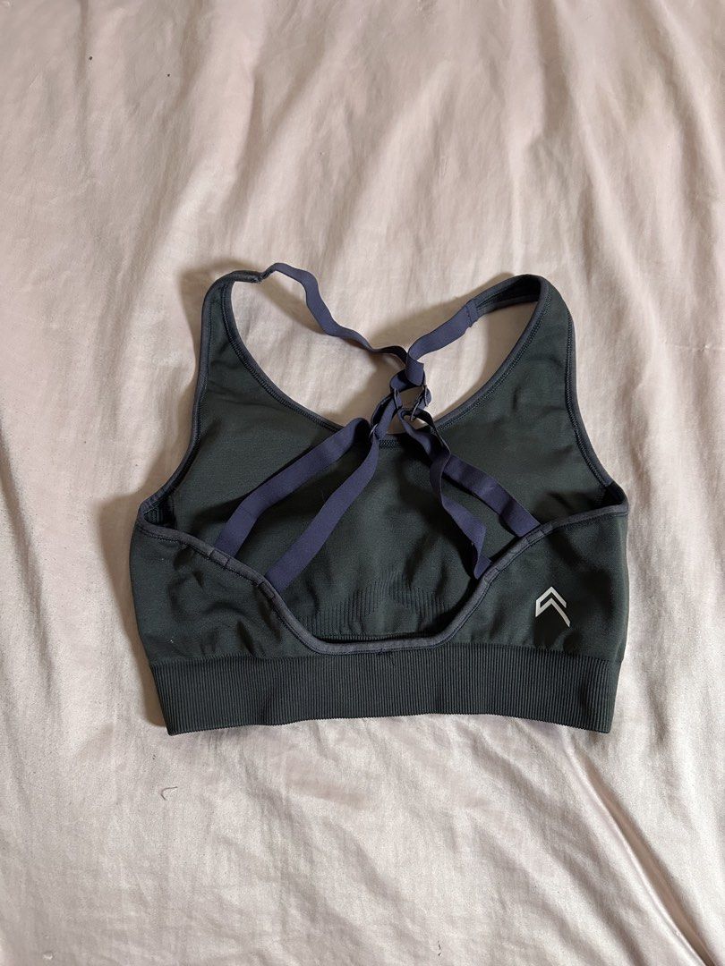 Oner Active Everyday Sports Bra (Category: Activewear) located in Quezon City. Submitted by oshoshh (Listing ID 1463315879, Image 3). Description: - Brand: ONER ACTIVE - Color: Dark Grey - Features: Criss-cross back detail, comfortable, supportive - Ideal for: Workouts - Origin: Made in Turkey size is Large but fits small-medium bust size is 12 inches rfs: decluttering loc: novaliches, QC payment: gcash/maribank/rcbc/maya shipping c/o buyer thru 