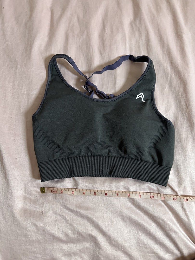 Oner Active Everyday Sports Bra (Category: Activewear) located in Quezon City. Submitted by oshoshh (Listing ID 1463315879, Image 2). Description: - Brand: ONER ACTIVE - Color: Dark Grey - Features: Criss-cross back detail, comfortable, supportive - Ideal for: Workouts - Origin: Made in Turkey size is Large but fits small-medium bust size is 12 inches rfs: decluttering loc: novaliches, QC payment: gcash/maribank/rcbc/maya shipping c/o buyer thru 