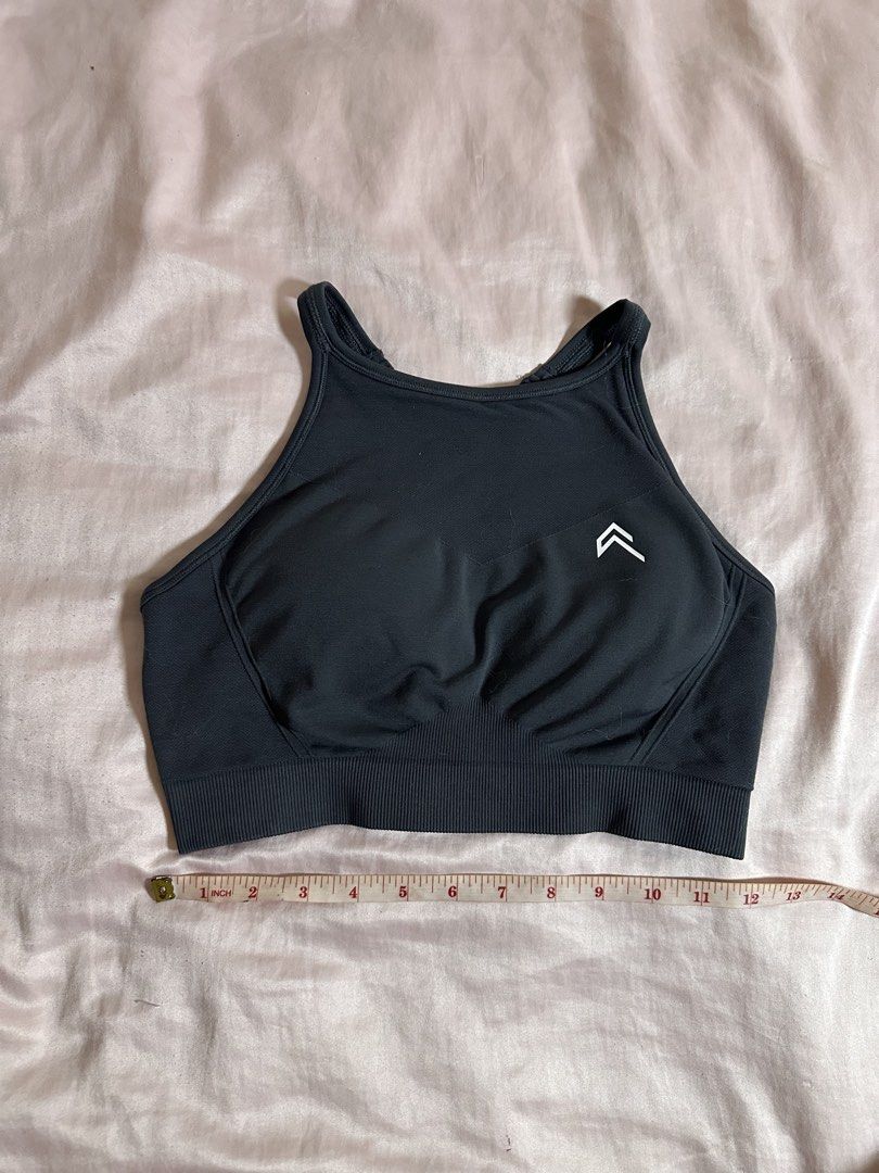 Oner Active Seamless Sports Bra (Category: Activewear) located in Quezon City. Submitted by oshoshh (Listing ID 1463315430, Image 2). Description: - Oner ActiveBlack high neck sports bra - Seamless design with ribbed band - Provides good support for workouts - Comfortable material - Ideal for gym or running - With pads and pad slots Bust size: 11.5 inches - small to medium rfs: decluttering loc: novaliches, QC payment: gcash/maribank/rcbc/maya sh