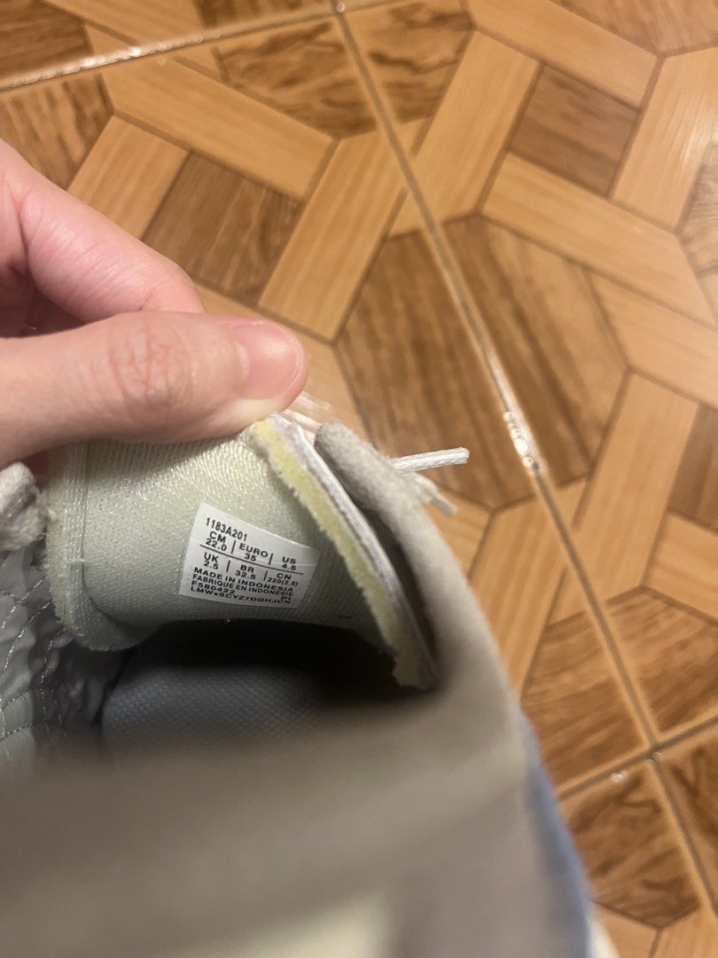Onitsuka tiger classic (22cm- 5) (Category: Sneakers) located in Quezon City. Submitted by samirosie0329 (Listing ID 1463243959, Image 3). Description: Original Used but not abused No box No issues .