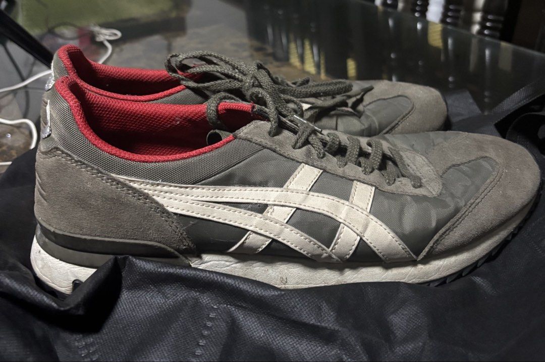 Onitsuka Tiger Sneakers Size 10 (Category: Sneakers) located in Manila. Submitted by markjoy712 (Listing ID 1463219008, Image 3). Description: - Onitsuka Tiger Sneakers - Size: US 10 / Euro 44 / 28cm - Origin: Made in Vietnam.