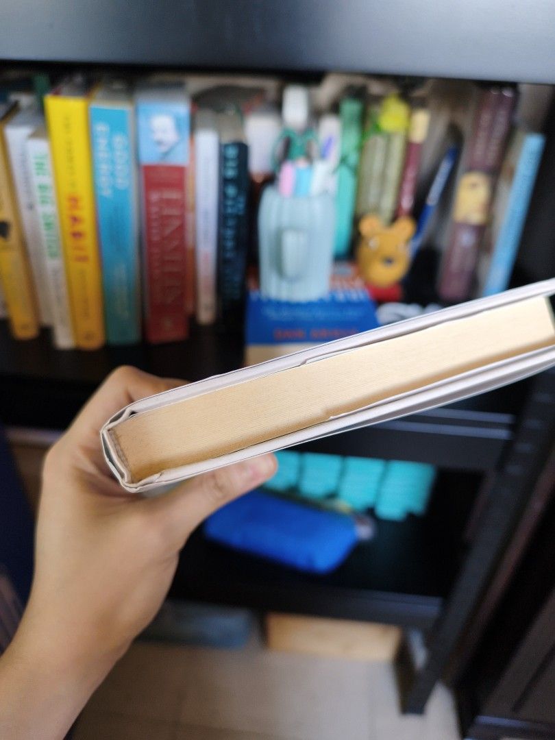 Optimal - Hardcover (Category: Storybooks) located in Bacoor. Submitted by shopherelove (Listing ID 1463147743, Image 2). Description: Like New Hardcover Courier Gogoxpress.