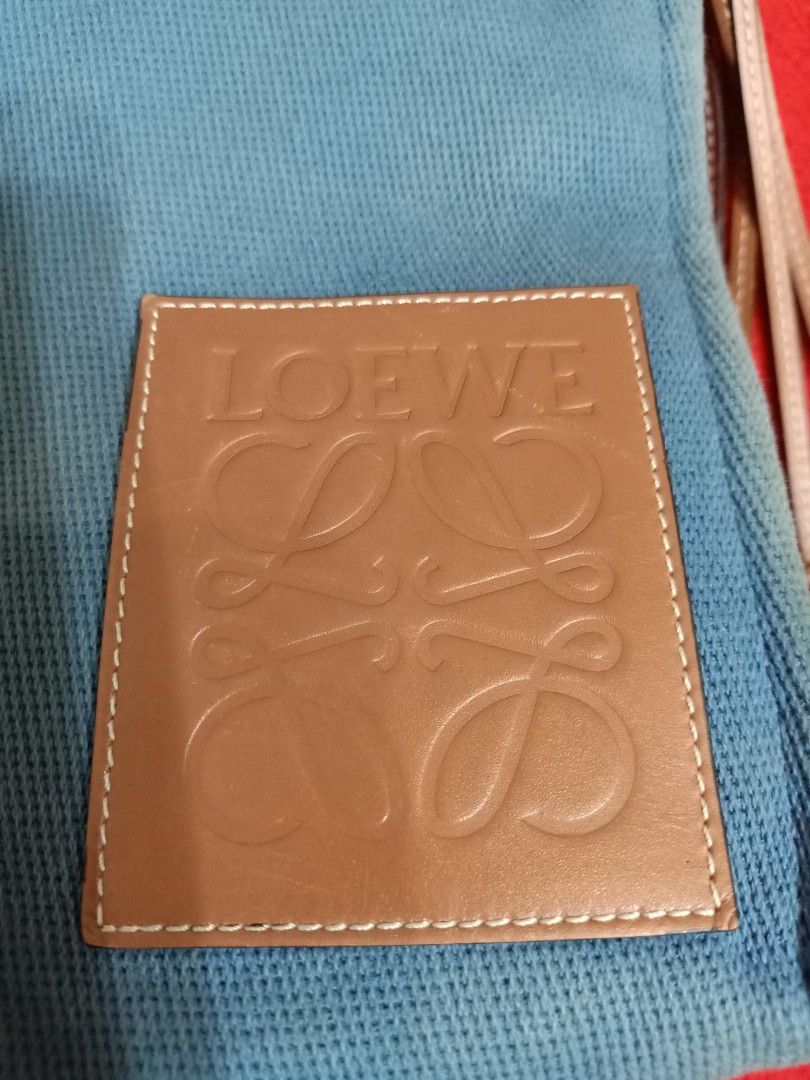 Original loewe shoulder tote bag (Category: Shoulder Bags) located in Binmaley. Submitted by fashionluxury058 (Listing ID 1463269563, Image 2). Description: original loewe shoulder tote bag size: medium to large leather and canvas material sign of usage.