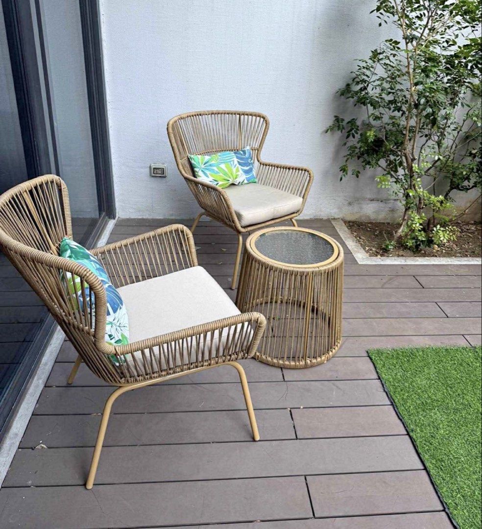 Outdoor Table and Chair Set (Category: Outdoor Furniture) located in Valenzuela. Submitted by jhagonzales (Listing ID 1463221071, Image 1). Description: .